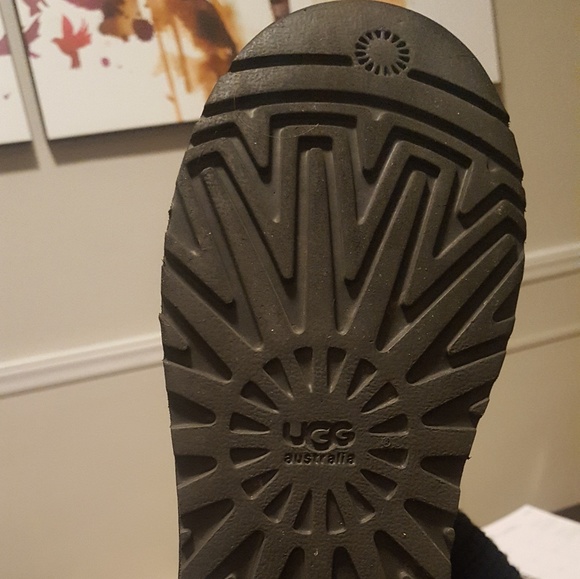 Ugg Black Cardy boots - size 8 - Picture 2 of 7